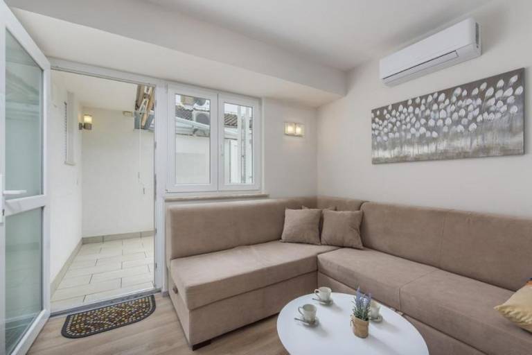 Fully equipped beautiful holiday apartment with terrace | Close to the beach | Pets allowed — photo 4