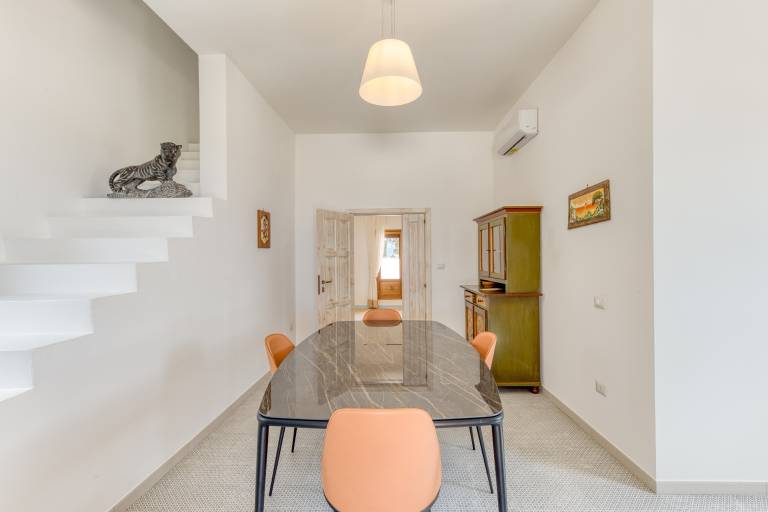 Charming dedicated room with pool, yard & patio | Sea view | Pets allowed — photo 4