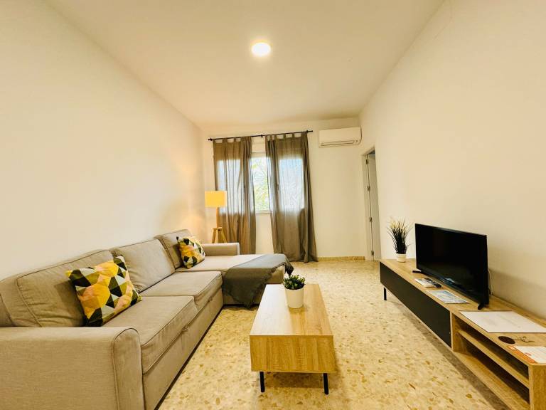 Nice holiday apartment with yard & terrace | Close to Cádiz Cathedral | Close to the beach | Dogs allowed — photo 2