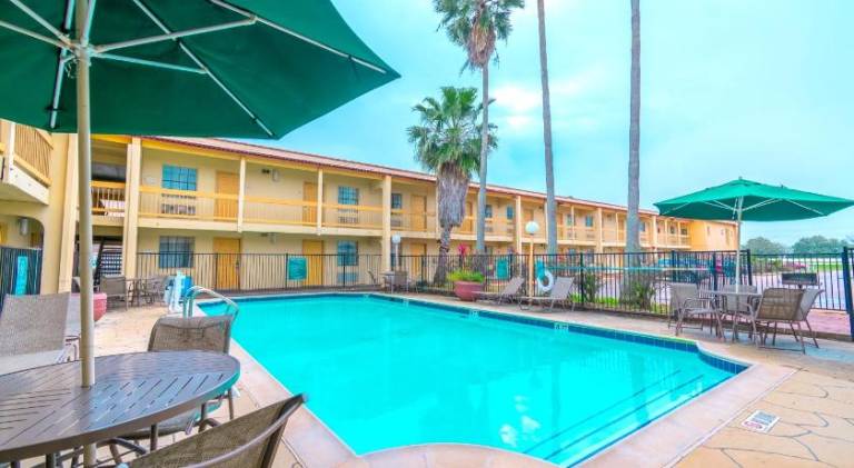 La Quinta Inn by Wyndham Clute Lake Jackson — photo 3