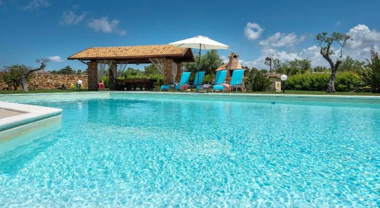 Villa with pool — photo 3