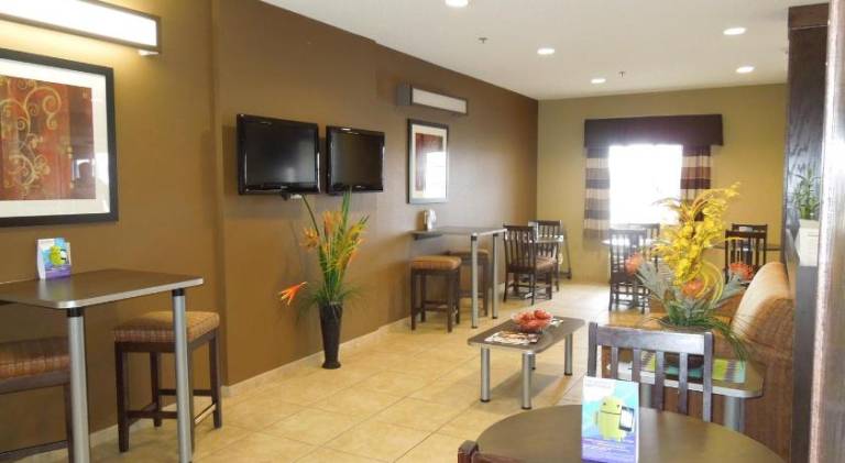 Microtel Inn & Suites by Wyndham Harrisonburg — photo 4