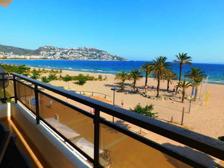Holiday apartment with patio | Sea view — photo 2
