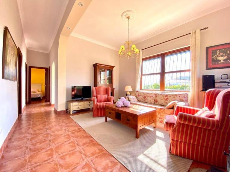 Vacation home | Beach nearby | Suitable for remote work | Pet-friendly — photo 3