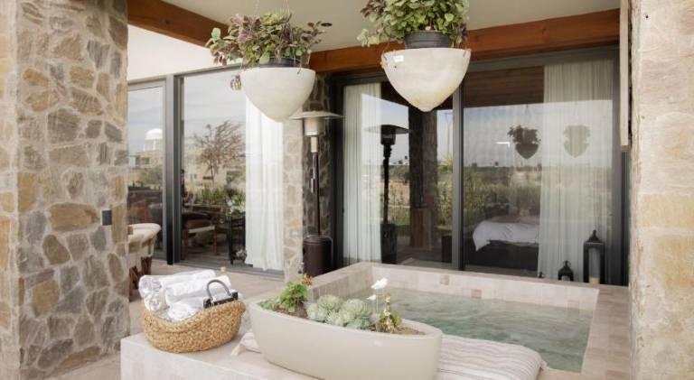 Charming house with jacuzzi & pool | Pet-friendly — photo 2