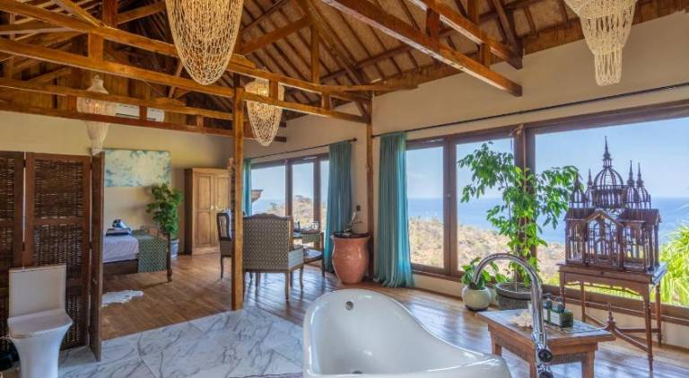 Beautiful chalet with pool | Pets allowed — photo 2