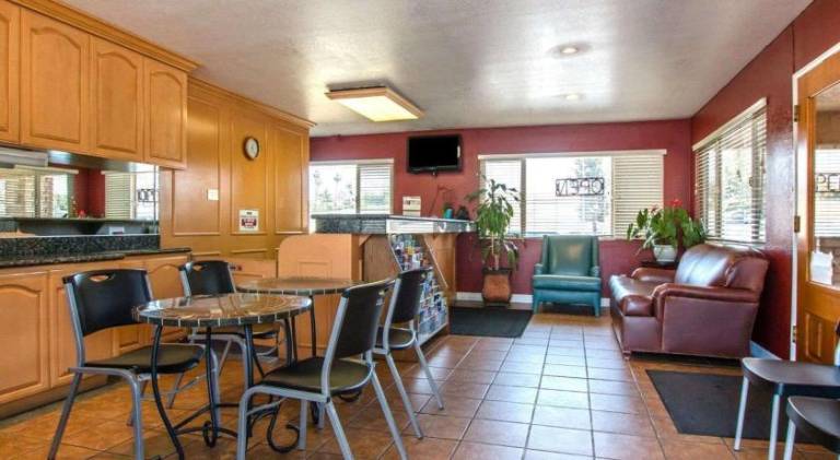 Rodeway Inn Fallbrook Downtown — photo 5