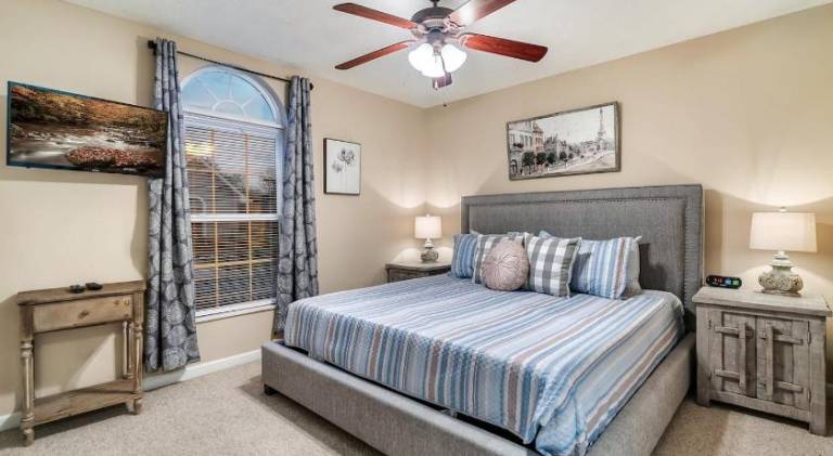 Ample vacation home with jacuzzi & pool | Pet-friendly — photo 2