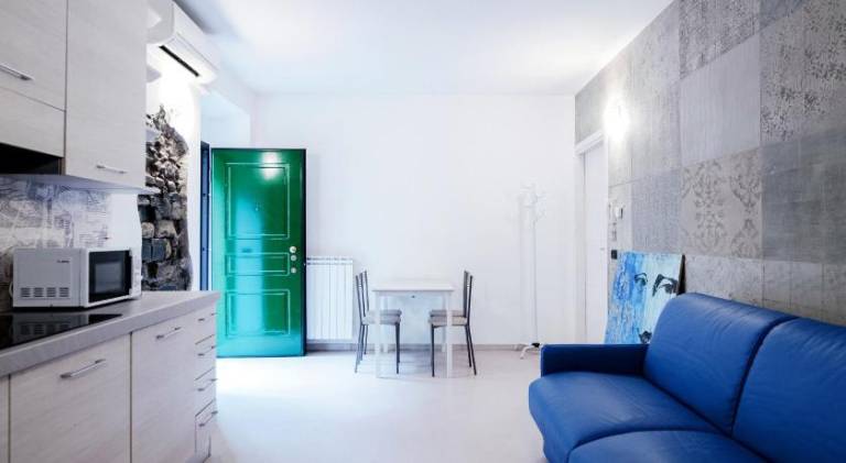 Peter Pan Urban Loft by "The House Of Travelers" in Brunate