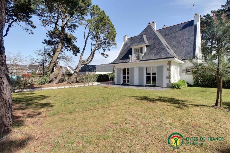 Gite with patio & yard — photo 2
