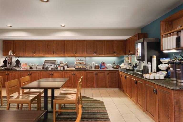 Country Inn & Suites by Radisson, Bentonville South - Rogers, AR — photo 3