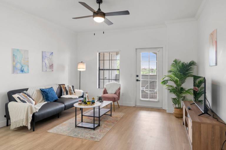 Apartment with grill, garden & pool — photo 4