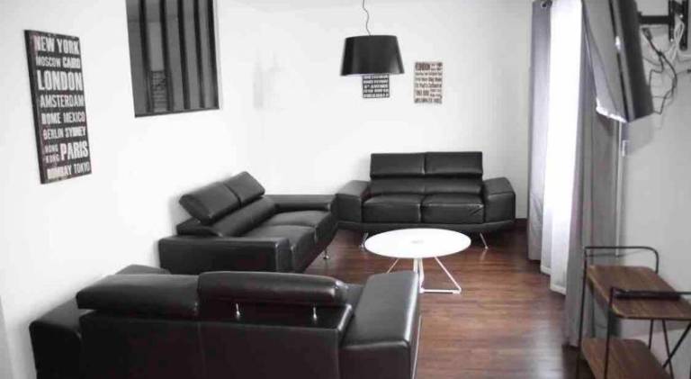 Fully equipped spacious rental apartment | Perfect for remote work | Pet-friendly — photo 3