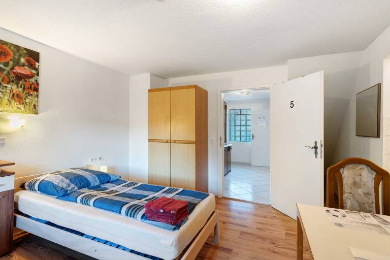 Apartment '5' with Kitchenette and Shared Outdoor Terrace — photo 4
