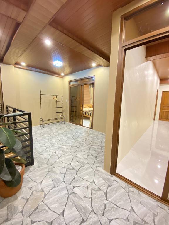 House with 4 rooms for 15 persons in Baguio