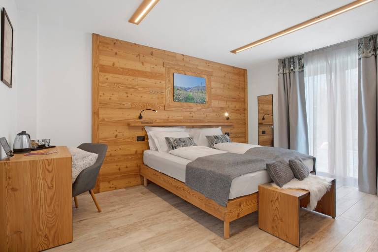 'Golden' Room with Mountain View, Wi-Fi and Air Conditioning — photo 3