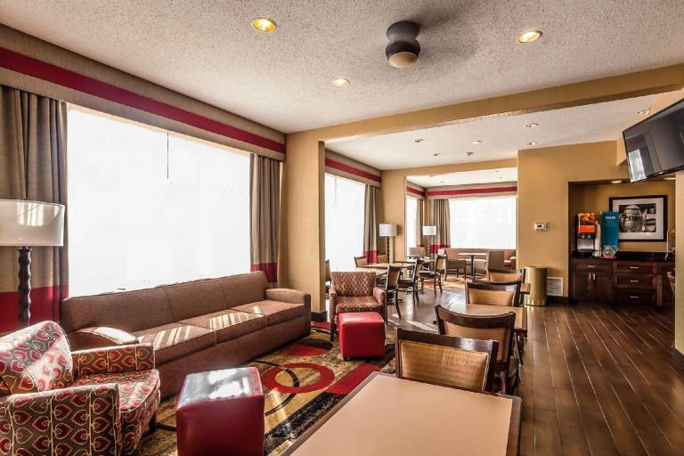 Hampton Inn Castle Rock — photo 2
