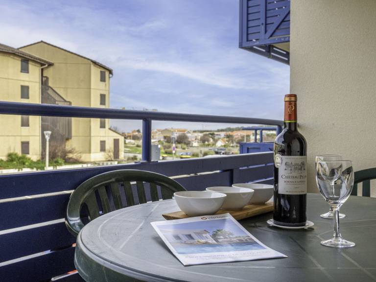 Holiday apartment with pool — photo 2