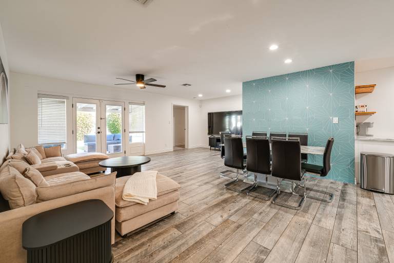 Phoenix Modern Retreat w Pool & Putting Green