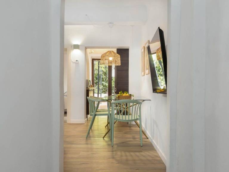 Fully equipped rental apartment with yard | Next to Florence Cathedral | Perfect for remote work | Pets allowed — photo 2