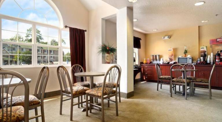Microtel Inn & Suites by Wyndham Marianna — photo 4