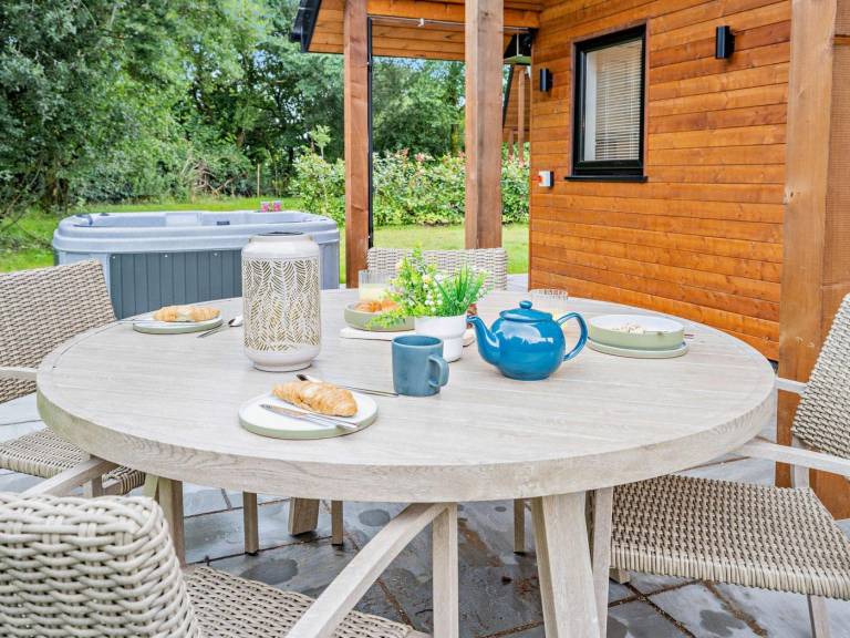 Lodge with garden & jacuzzi — photo 2