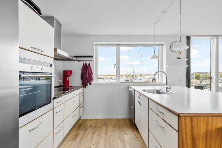 Fully equipped charming vacation home with BBQ & patio | Sea view | Dogs allowed — photo 5