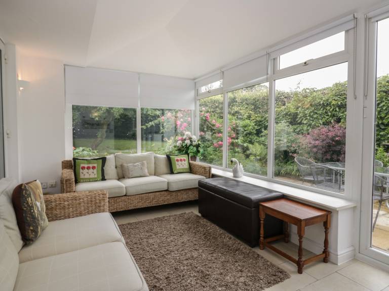 Child-friendly pleasant cottage with yard | Beach view | Pets are welcome — photo 3