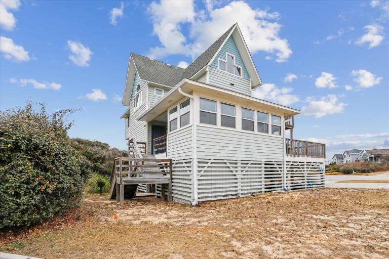 D130 - Shannon is a semi-oceanfront house with 4 BR, 3 BA and ocean views! — photo 3