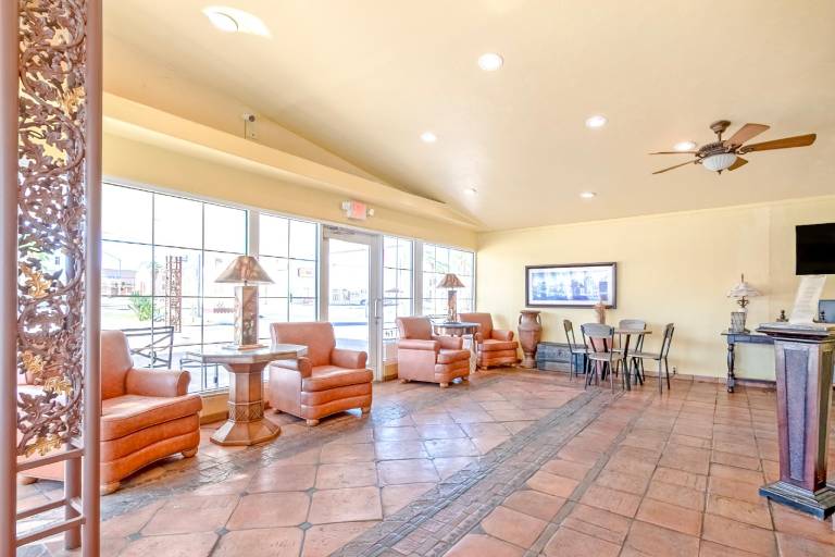 Historic Coronado Motor Hotel by OYO — photo 4