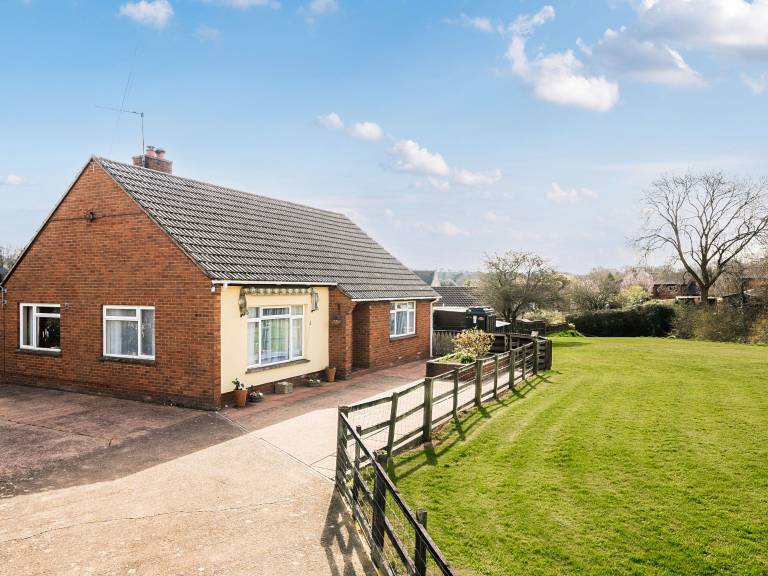 The Roost UK48526