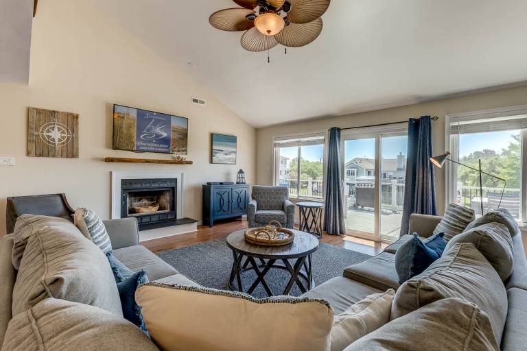 Coastal Breeze 1890 ft to the beach Private Pool, Hot Tub, and Dog Friendly — photo 5