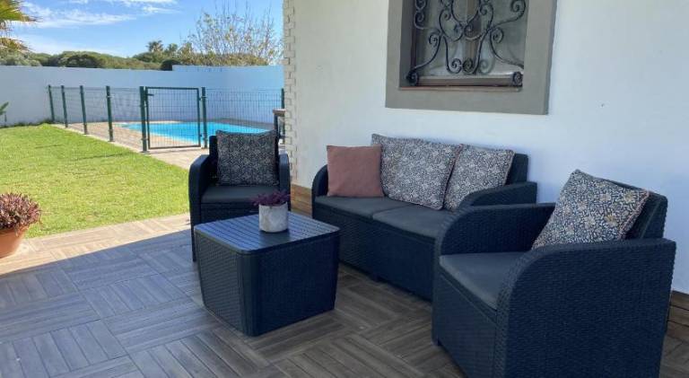 House with private pool, barbecue & terrace — photo 3
