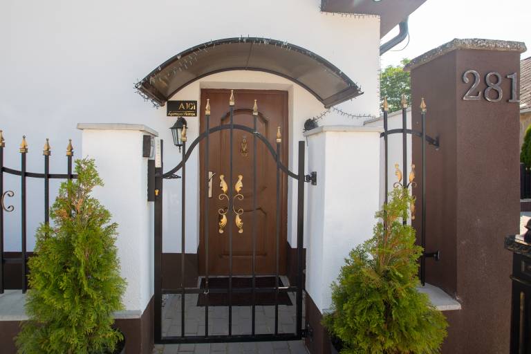 Family-oriented wonderful apartment with terrace & yard | Dogs allowed — photo 3