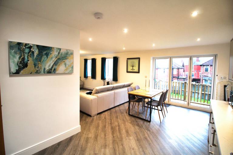 2 Bed Sleeps 4 Pet Friendly Free Parking
