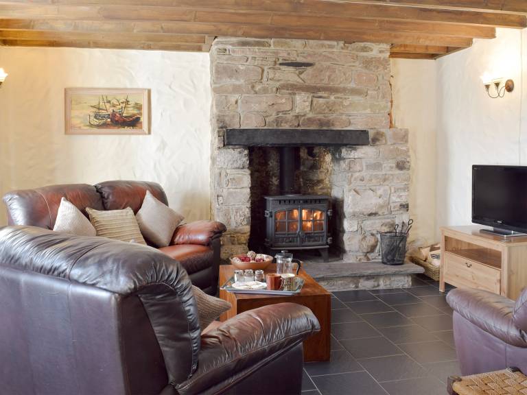 Child-friendly lovely cottage with grill, garden & jacuzzi | River view | Dogs allowed — photo 3