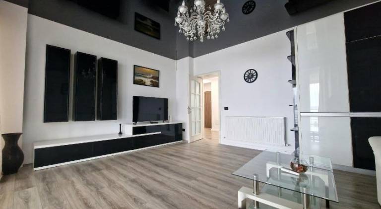 Apartment with terrace — photo 4