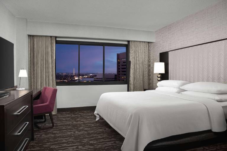 Embassy Suites by Hilton Crystal City National Airport in Arlington, VA