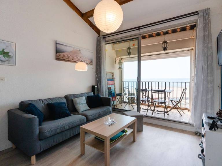 Apartment 4 ppl with WIFI, pets allowed, private parking — photo 2