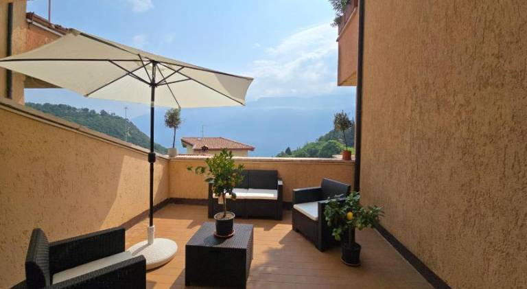 Holiday apartment with terrace & garden — photo 3