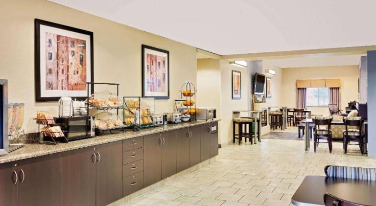 Microtel Inn & Suites by Wyndham Geneva — photo 3