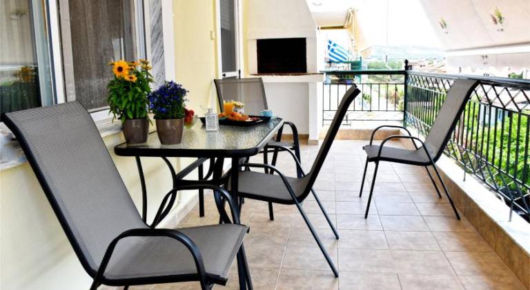 Holiday apartment with patio | Beach nearby | Pet-friendly — photo 2
