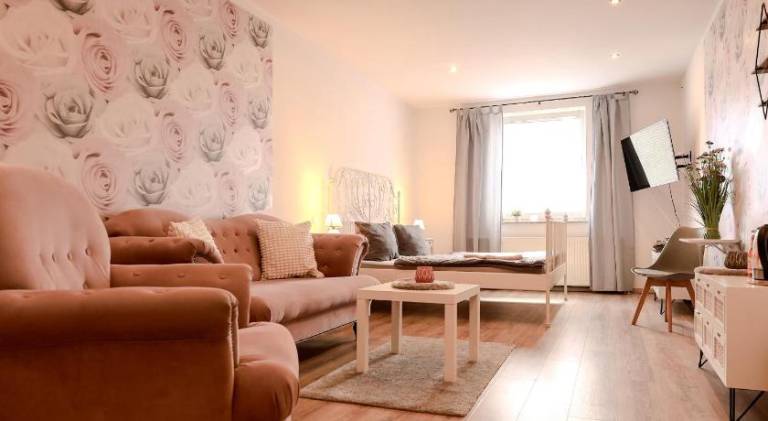 Rental apartment with yard & terrace — photo 2