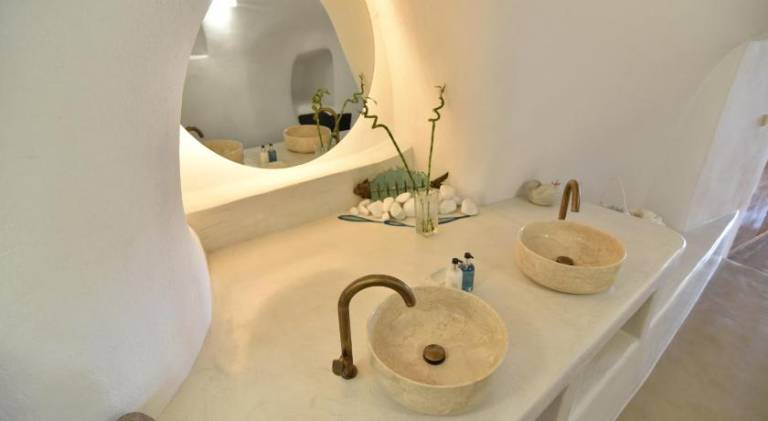 Holiday apartment with pool, jacuzzi & patio — photo 2