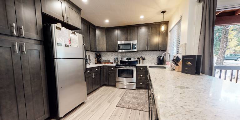 Beautiful condo with terrace, sauna & jacuzzi | Close to the ski | Pets allowed — photo 3