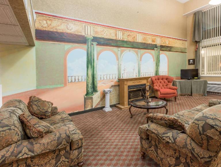 Days Inn by Wyndham Columbus IN — photo 4