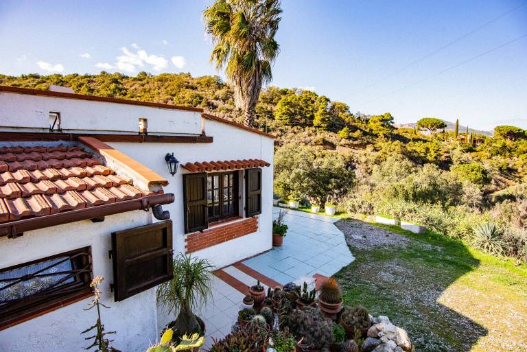 Vacation Home Casa Country with Sea View, Garden & Terrace in Porto Azzurro