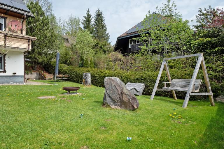 Holiday Apartment 'Am Schwellenweiher' with Private Terrace, Garden and Wi-Fi — photo 2