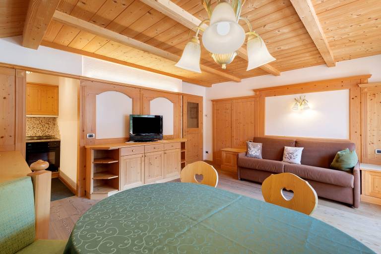 Holiday Apartment "Ciasa Mirio Rit" with Mountain View, Wi-Fi & Balcony — photo 5