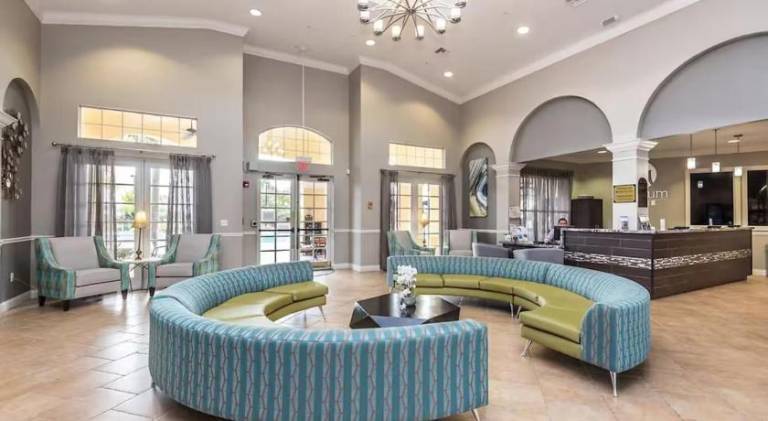 Spacious house with jacuzzi & pool | Pets allowed — photo 4